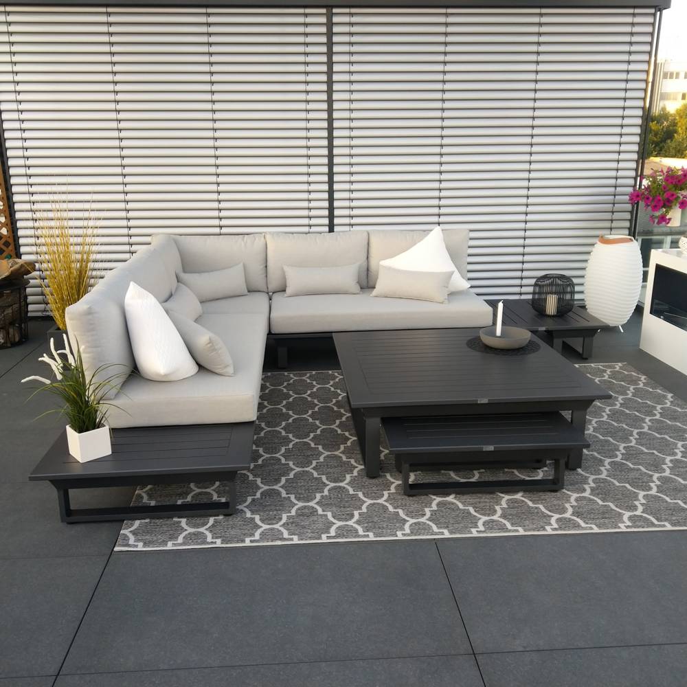Moderne anthrazitfarbene Outdoorlounge aus Aluminium mit integriertem Tisch Loungetisch und Beistelltisch