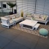 Weiße Outdoor-Lounge St. Tropez aus Aluminium mit komfortablen Polstern und großem Loungetisch