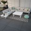 Hochwertige weiße Gartenlounge mit wetterfestem Aluminiumrahmen und Polstern