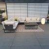 Outdoor Lounge St. Tropez mit wetterfestem Beistelltisch und flexiblen Sitzmodulen.