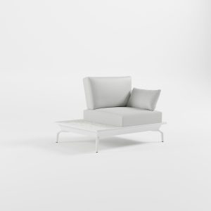 Weißer ICM Solitär 1-Sitzer Lounge-Sessel mit Armlehne, integriertem Keramik-Seitentisch und schrägen Delta-Füßen.