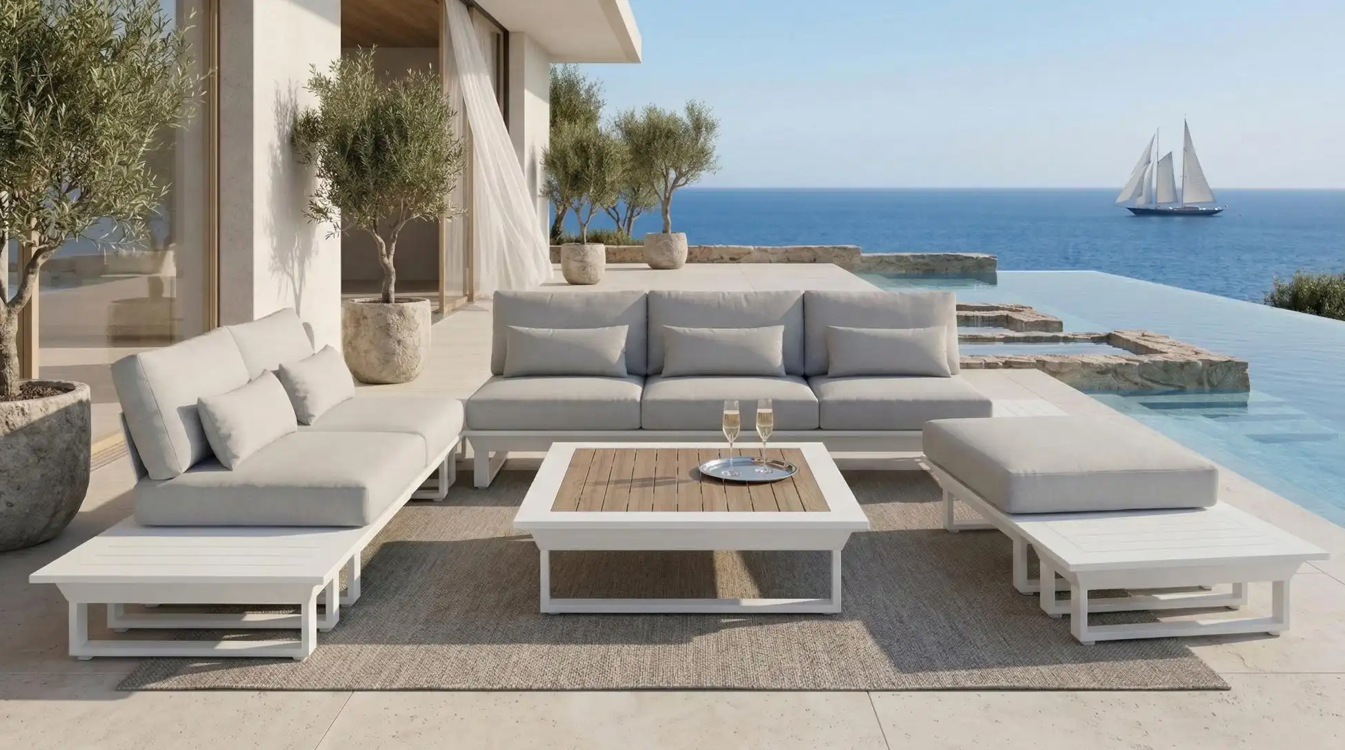 Luxus Outdoor Lounge von ICM auf moderner Terrasse mit Pool und Meerblick