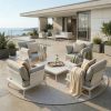 Elegante Lounge auf der Terrasse mit Meerblick Vier hochwertige Sessel in Weiß mit Aluminiumgestell um einen Loungetisch, platziert auf einer modernen Terrasse mit Meerblick.